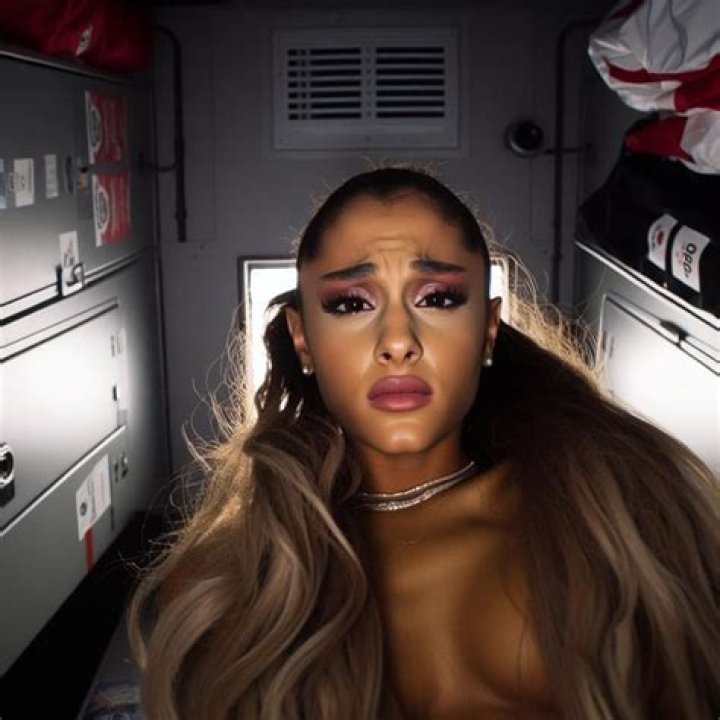 Ariana Grande Naked