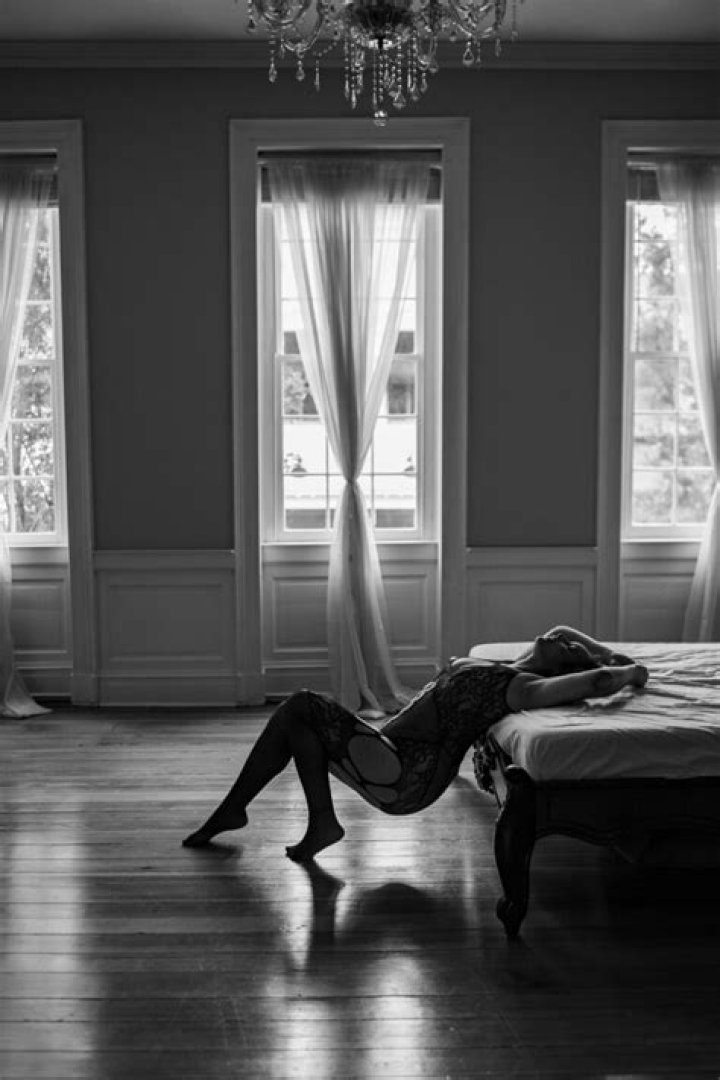 Boudoir Shoot Meaning: Unveiling the Art of Intimate Portraiture