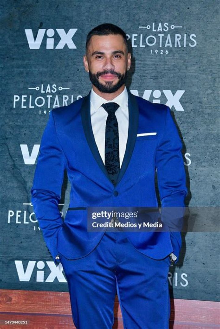 Carlos Speitzer: A Look at the Talented Actor Making Waves in Mexican Entertainment