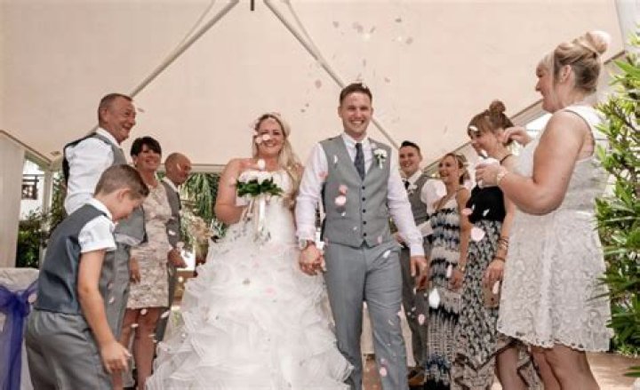 David and Rebecca Muir's Picture Perfect Wedding: A Celebration of Love and Joy
