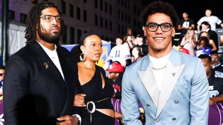 Deatrich Wise: The Rising Star in the NFL Taking the League by Storm