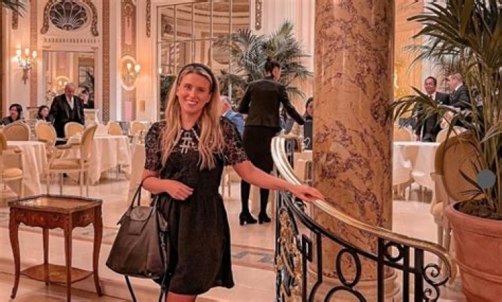 Discover Hannah Ricketts: Your Guide to London's Best Food, Fashion, and Travel Vlogs