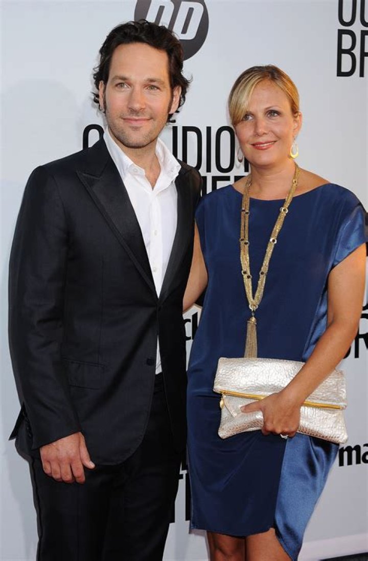 Discovering Julie Yaeger: A Closer Look at Paul Rudd's Remarkable Wife