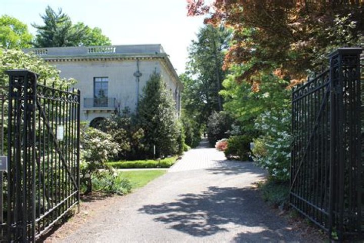 Discovering the Beauty of Van Vleck House and Gardens: A Hidden Gem You Need to Visit