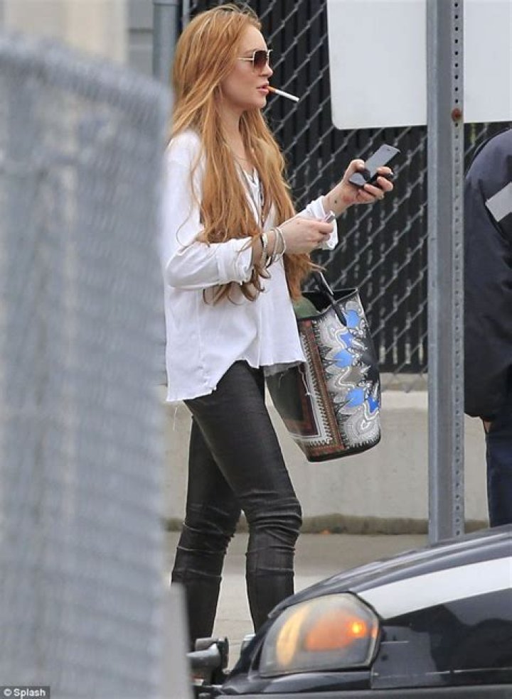 Does Kaley Cuoco Smoke Cigarettes? What We Know About Her Habits