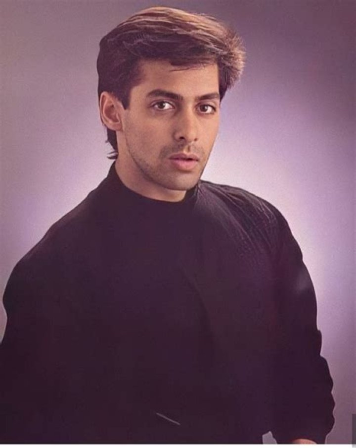 Exploring the Enchantment of Bollywood: A Comprehensive Guide