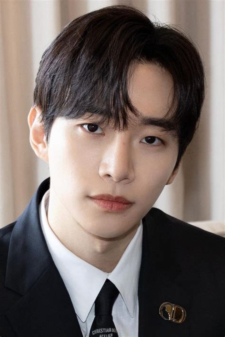 Exploring the Life and Career of Lee Junho: A Multifaceted Talent in Entertainment