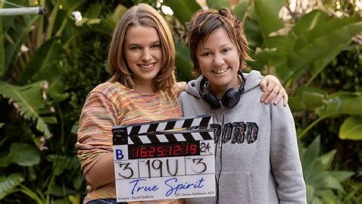 Exploring zoe_lovee: The Creative Spirit Behind the Screen