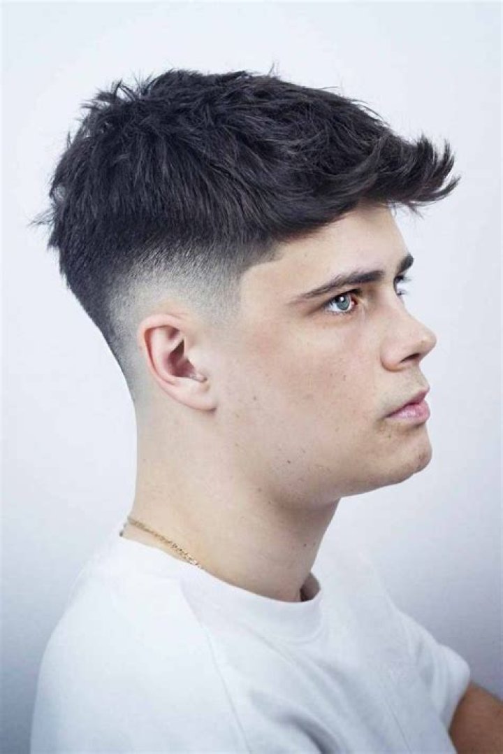 Finding Your Perfect Look: Great Haircuts for Straight Hair Men