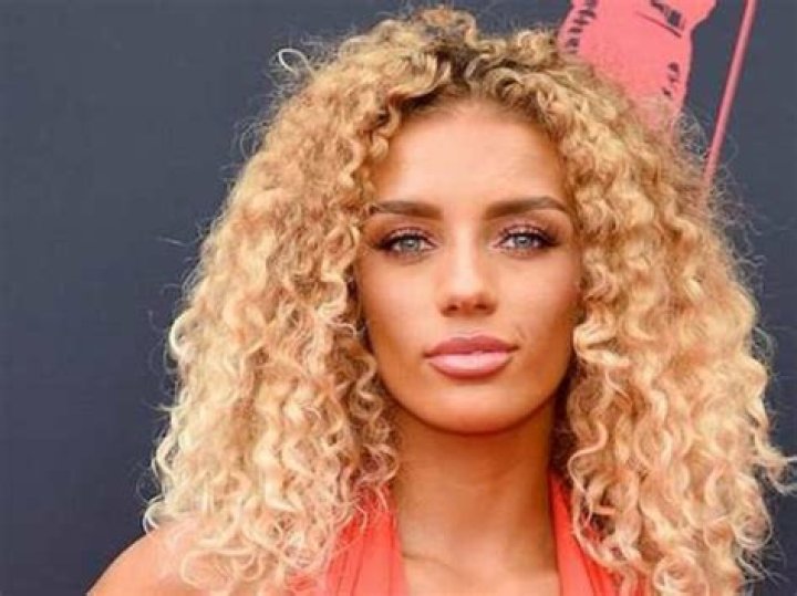 Jena Frumes: The Rising Star in the Music Industry