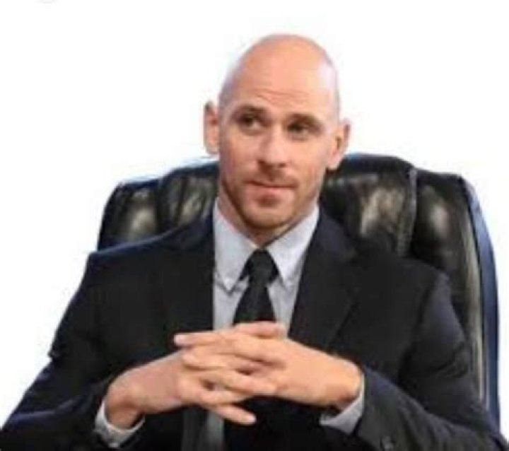 Joni Sing May: The Rising Star of Modern Music Scene