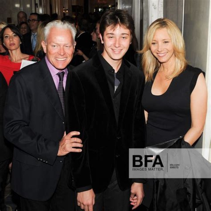 Julian Murray Stern: The Rising Star of Modern Art