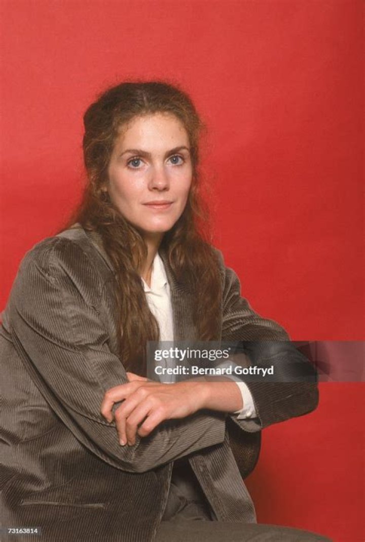 Julie Hagerty: The Queen of Witty Comedy and Timeless Talent