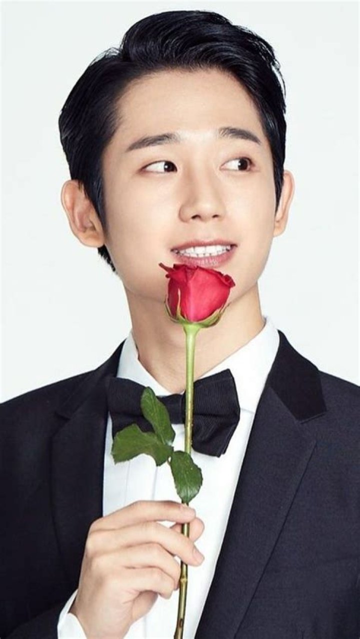 Jung Hae-In and Kim Soo Hyun: A Dive Into Their Careers and Collaborations