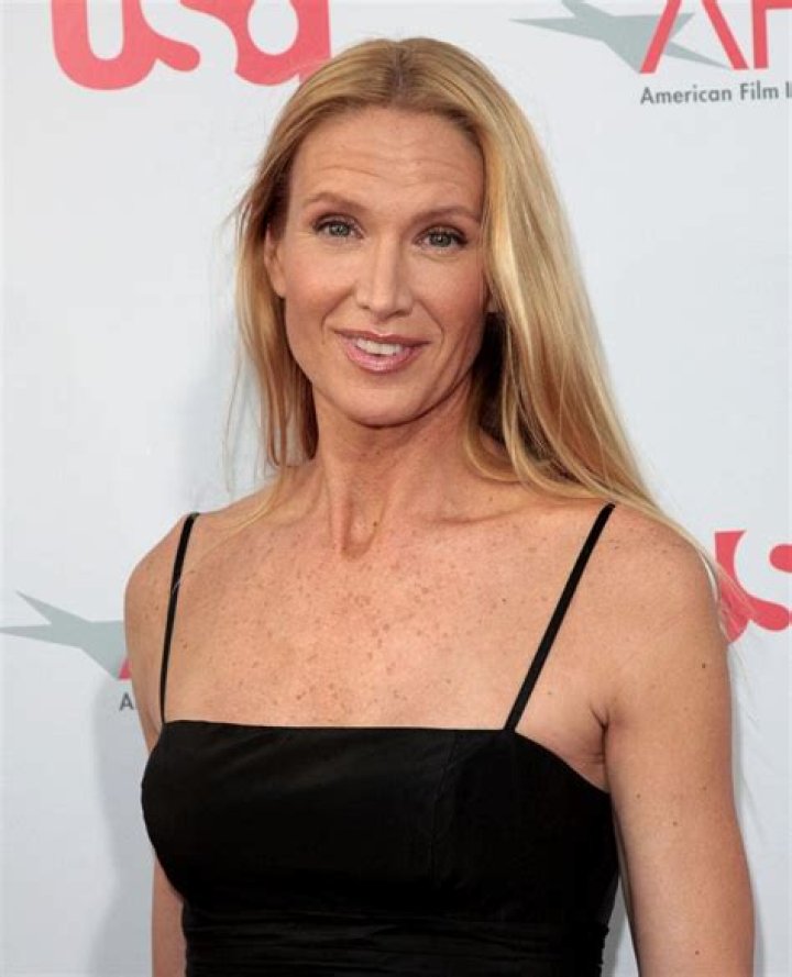 Kelly Lynch: A Star Worth Knowing