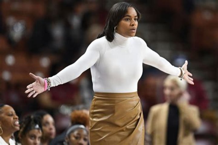 Lea Thompson: A Comprehensive Look Into Her Iconic Career and Personal Life