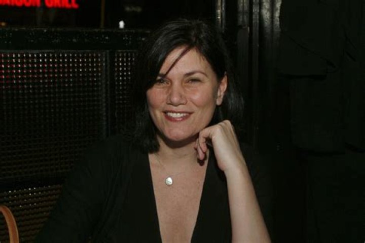 Linda Fiorentino: The Iconic Actress Who Stole Hearts with Her Bold Performances