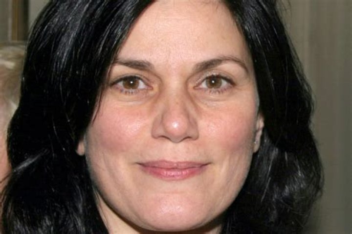 Linda Fiorentino: Unpacking the Hollywood Story of a Unique Talent
