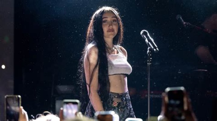 Noah Cyrus: The Rising Star Who's Making Waves in Music and Beyond