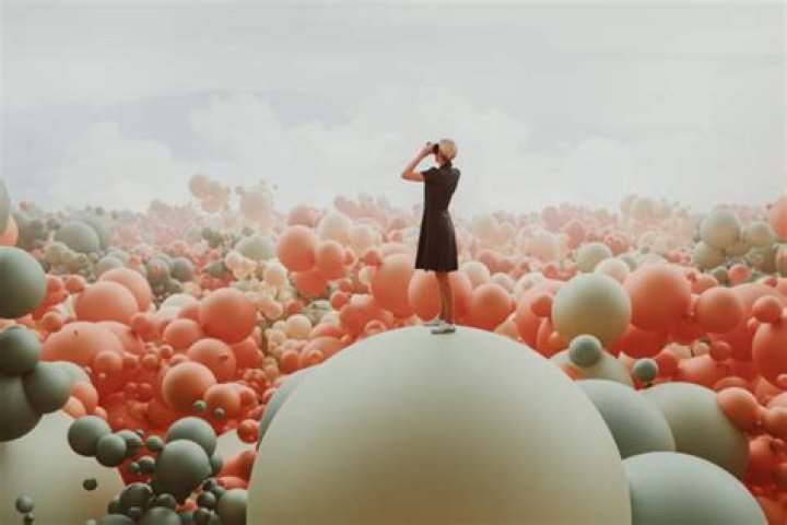 Nyl2: Exploring a Digital Artist's Unique Footprint in Online Art