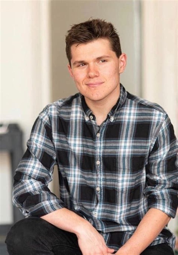 Robert Capron: The Rising Star Redefining Hollywood's Landscape