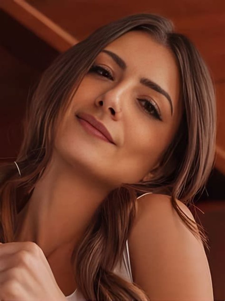 Sarah Caus: Unpacking the Influence of a Brazilian Fashion and Fitness Star