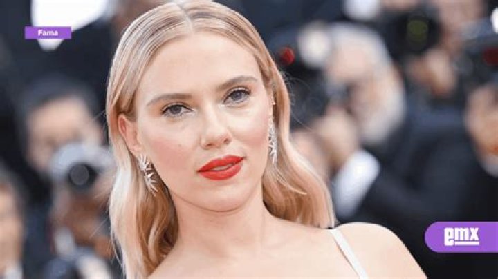 Scarlett Johansson's Public Image: Exploring Artistic Choices and Privacy Discussions