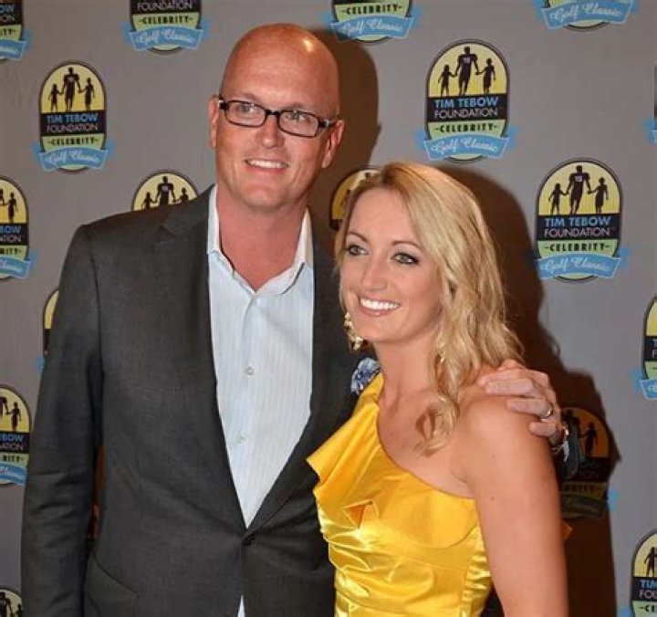 Stephanie Van Pelt: Unpacking Online Discussions and the Name's Rich Meaning