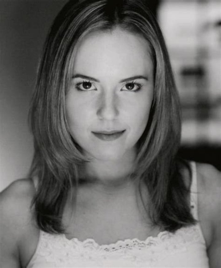 Stephi Lineburg Wikipedia: Discover Her Acting Journey from Ghostwriter to Film