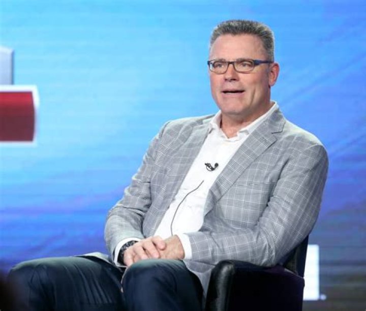 The Ultimate Guide to Howie Long Life, Career, and Legacy