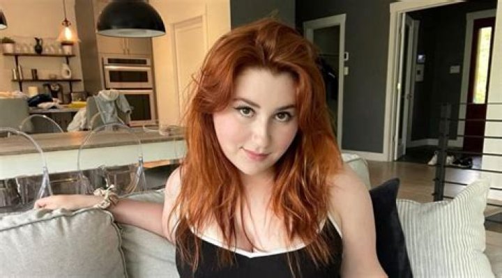 Understanding 'Isla Moon Naked Photos': Exploring the Name Isla and Online Searches