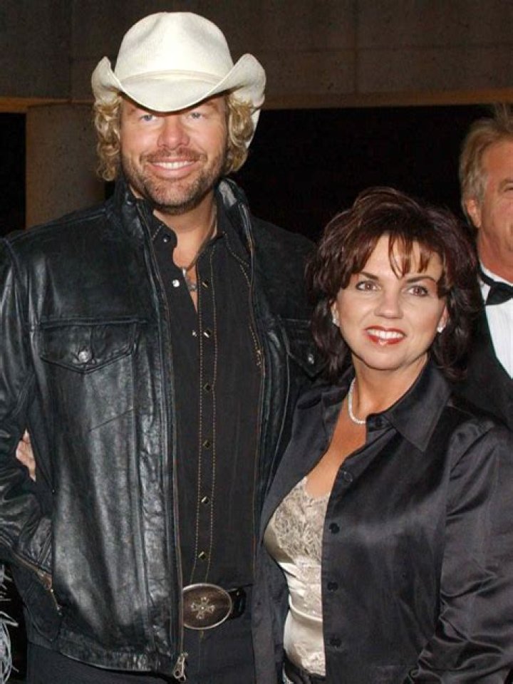 Who Is Toby Keith's Wife? Meet Tracy Keith