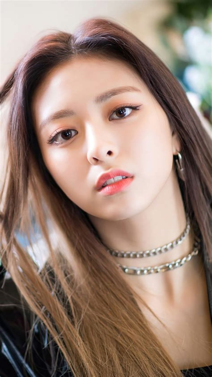 Yuna Ogura: Exploring the Beloved JAV Star's Impact and Fan Community